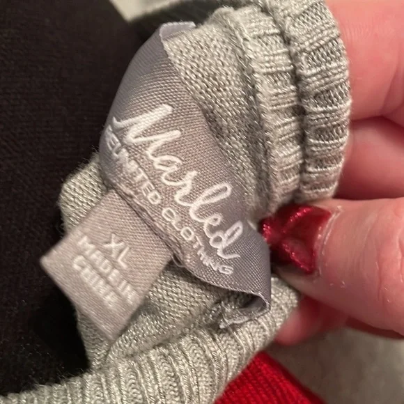 MARLED DOVE GREY SWEATER WITH RED LIPS SIZE XL - Picture 4 of 7